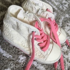 Girl size 8t brand new